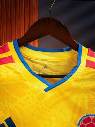 CAMISETA COLOMBIA ENCAUCHETADA TALLA M